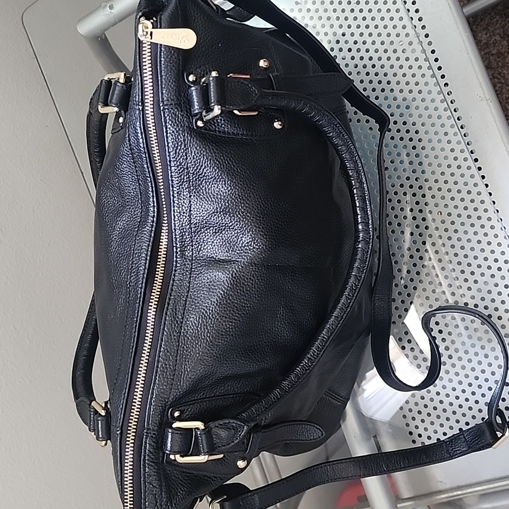 Vicenzo Black Genuine Leather Slouchy Shoulder Bag with Strap - Picture 3 of 16
